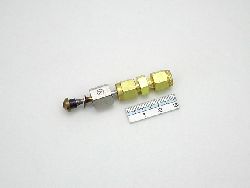 MF-to-1/8" O.D. Tubing Adapter with 1/8" Brass Union