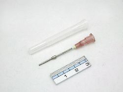 Syringe adapter/needle for HPLC